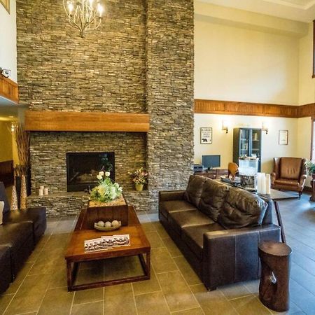 Spacious Penthouse Suite-King Beds-Pool & Hot Tub Canmore Extérieur photo