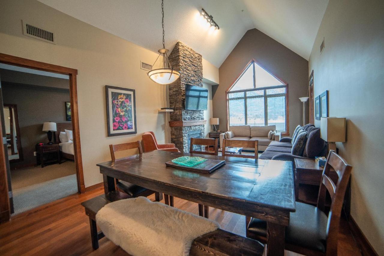 Spacious Penthouse Suite-King Beds-Pool & Hot Tub Canmore Extérieur photo